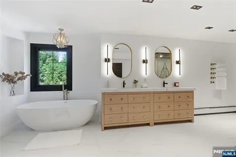 60 Brookside Drive Upper Saddle River NJ 07458