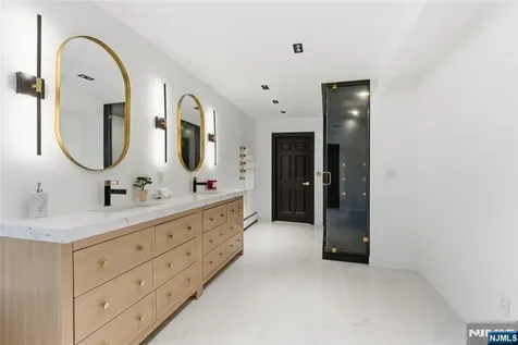 60 Brookside Drive Upper Saddle River NJ 07458