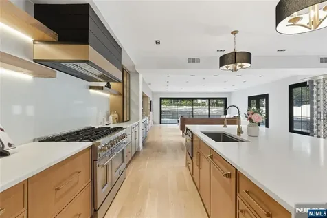 60 Brookside Drive Upper Saddle River NJ 07458