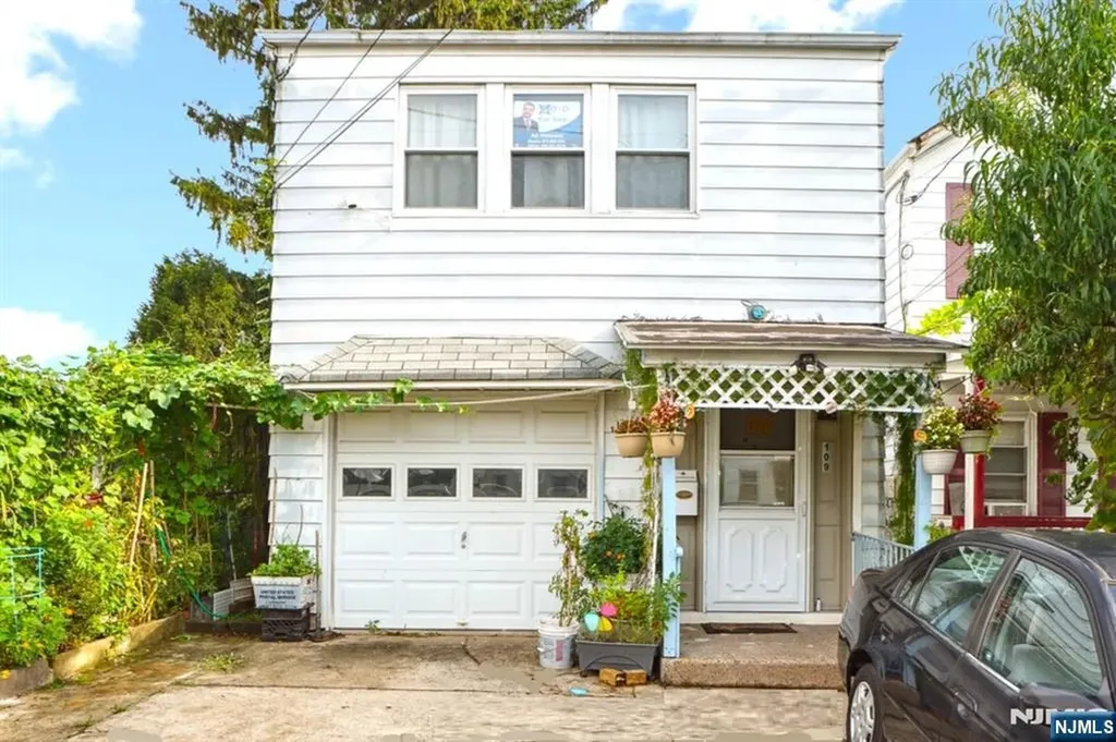 109 Dixon Avenue Paterson NJ 07501
