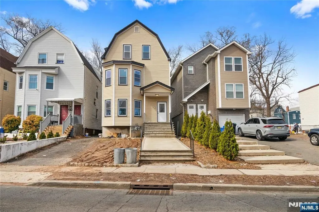 543 N Grove Street East Orange NJ 07017