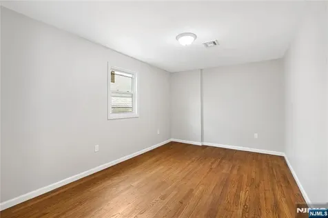 543 N Grove Street East Orange NJ 07017
