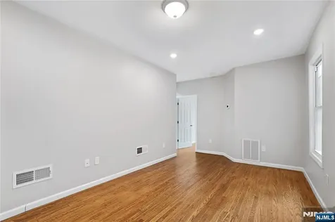 543 N Grove Street East Orange NJ 07017