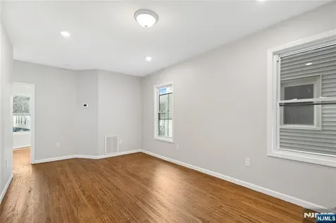 543 N Grove Street East Orange NJ 07017