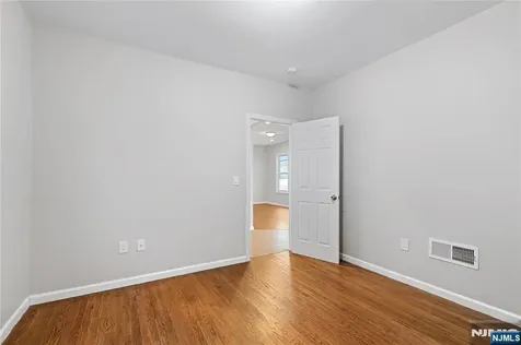 543 N Grove Street East Orange NJ 07017