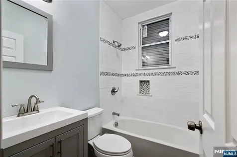 543 N Grove Street East Orange NJ 07017
