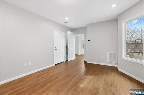 543 N Grove Street East Orange NJ 07017