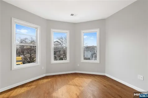543 N Grove Street East Orange NJ 07017