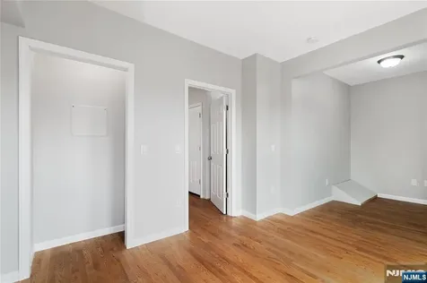 543 N Grove Street East Orange NJ 07017