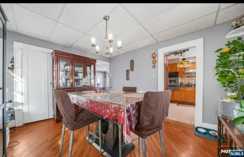 33 Beaumont Place Newark NJ 07104