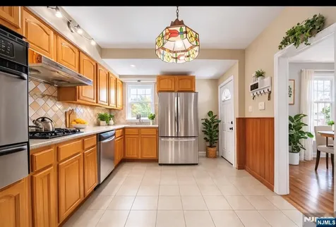 33 Beaumont Place Newark NJ 07104
