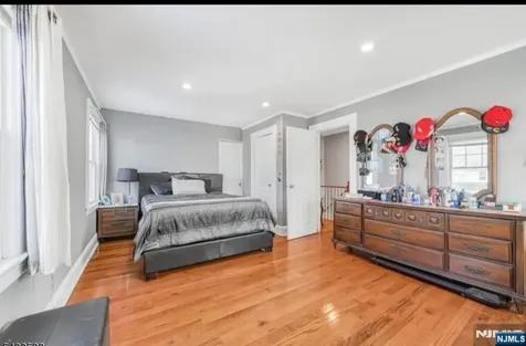 33 Beaumont Place Newark NJ 07104