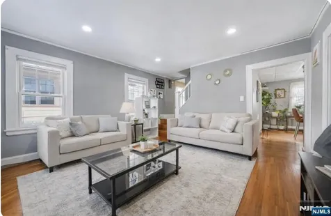 33 Beaumont Place Newark NJ 07104