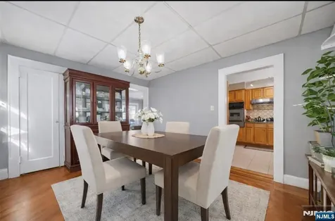 33 Beaumont Place Newark NJ 07104