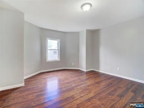 198 17th Street East Orange NJ 07017