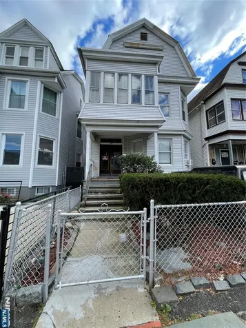 174 17th Street East Orange NJ 07017