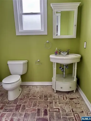 266 Livingston Avenue Lyndhurst NJ 07071
