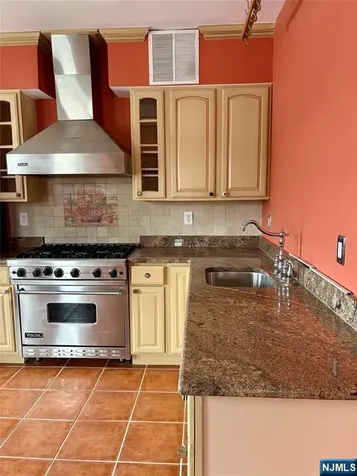 266 Livingston Avenue Lyndhurst NJ 07071