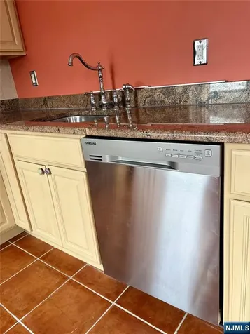 266 Livingston Avenue Lyndhurst NJ 07071