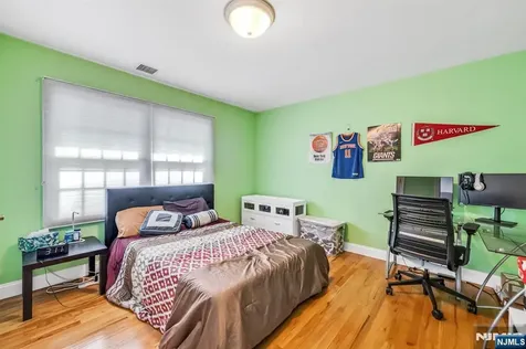 683 Victoria Avenue Paramus NJ 07652