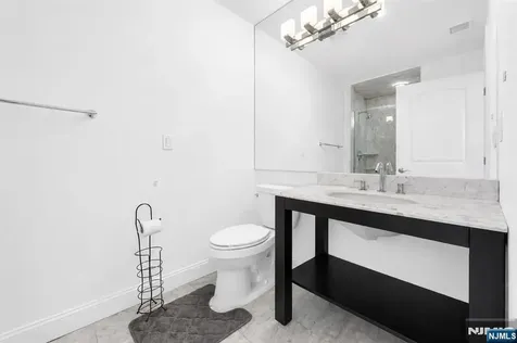 683 Victoria Avenue Paramus NJ 07652