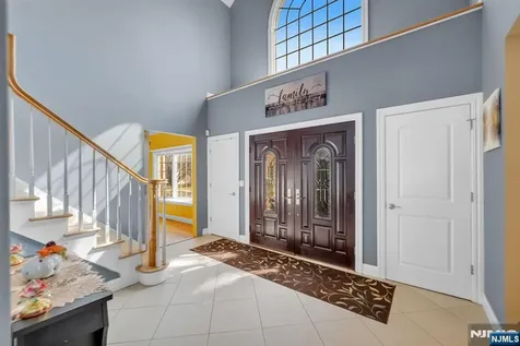 683 Victoria Avenue Paramus NJ 07652