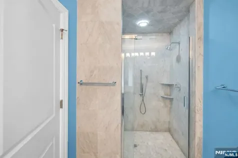 683 Victoria Avenue Paramus NJ 07652