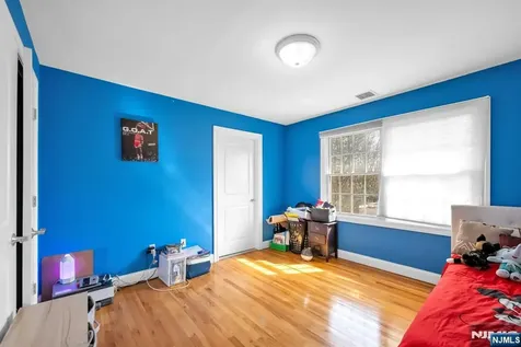 683 Victoria Avenue Paramus NJ 07652