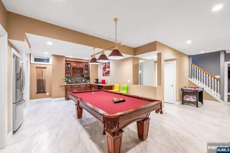 683 Victoria Avenue Paramus NJ 07652