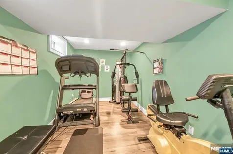 683 Victoria Avenue Paramus NJ 07652