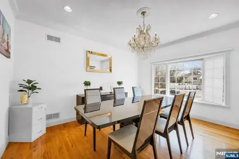 683 Victoria Avenue Paramus NJ 07652