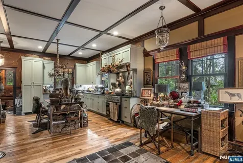 26 Short Road Bloomingdale NJ 07420