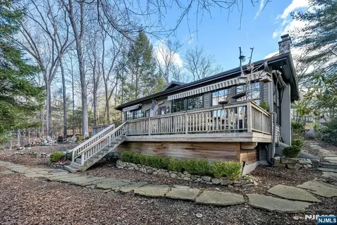 26 Short Road Bloomingdale NJ 07420