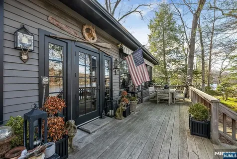 26 Short Road Bloomingdale NJ 07420