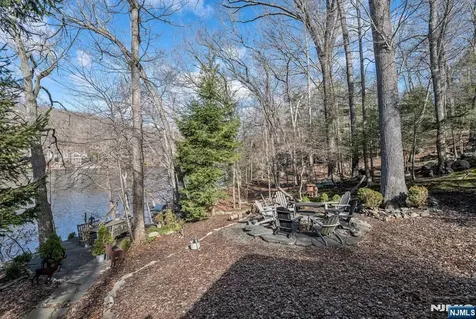 26 Short Road Bloomingdale NJ 07420