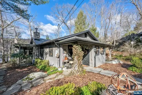 26 Short Road Bloomingdale NJ 07420