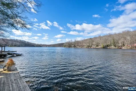 26 Short Road Bloomingdale NJ 07420