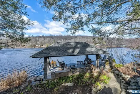26 Short Road Bloomingdale NJ 07420