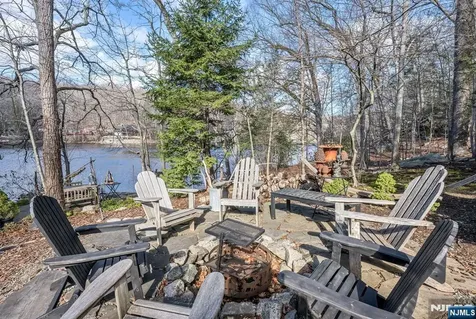 26 Short Road Bloomingdale NJ 07420