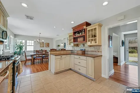 251 Paul Court Hillsdale NJ 07642