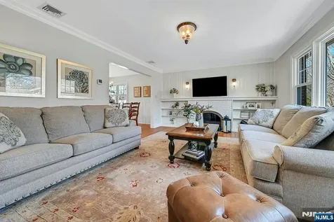 251 Paul Court Hillsdale NJ 07642
