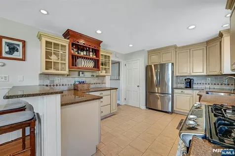 251 Paul Court Hillsdale NJ 07642