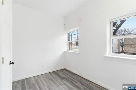 5 Elm Street Newark NJ 07102
