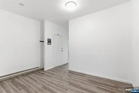 5 Elm Street Newark NJ 07102