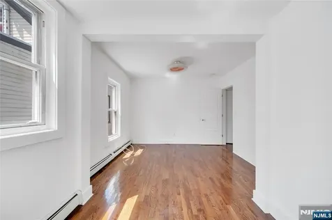 142 Steuben Street East Orange NJ 07018