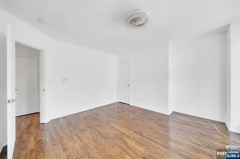 142 Steuben Street East Orange NJ 07018