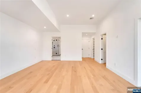 432 Stillwell Avenue Fort Lee NJ 07024