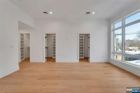 432 Stillwell Avenue Fort Lee NJ 07024