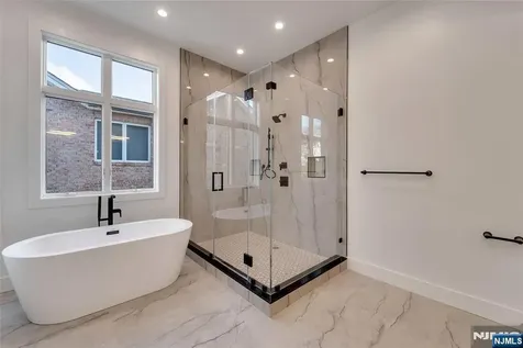 432 Stillwell Avenue Fort Lee NJ 07024