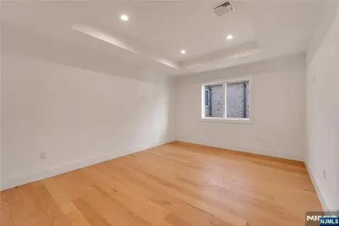 432 Stillwell Avenue Fort Lee NJ 07024